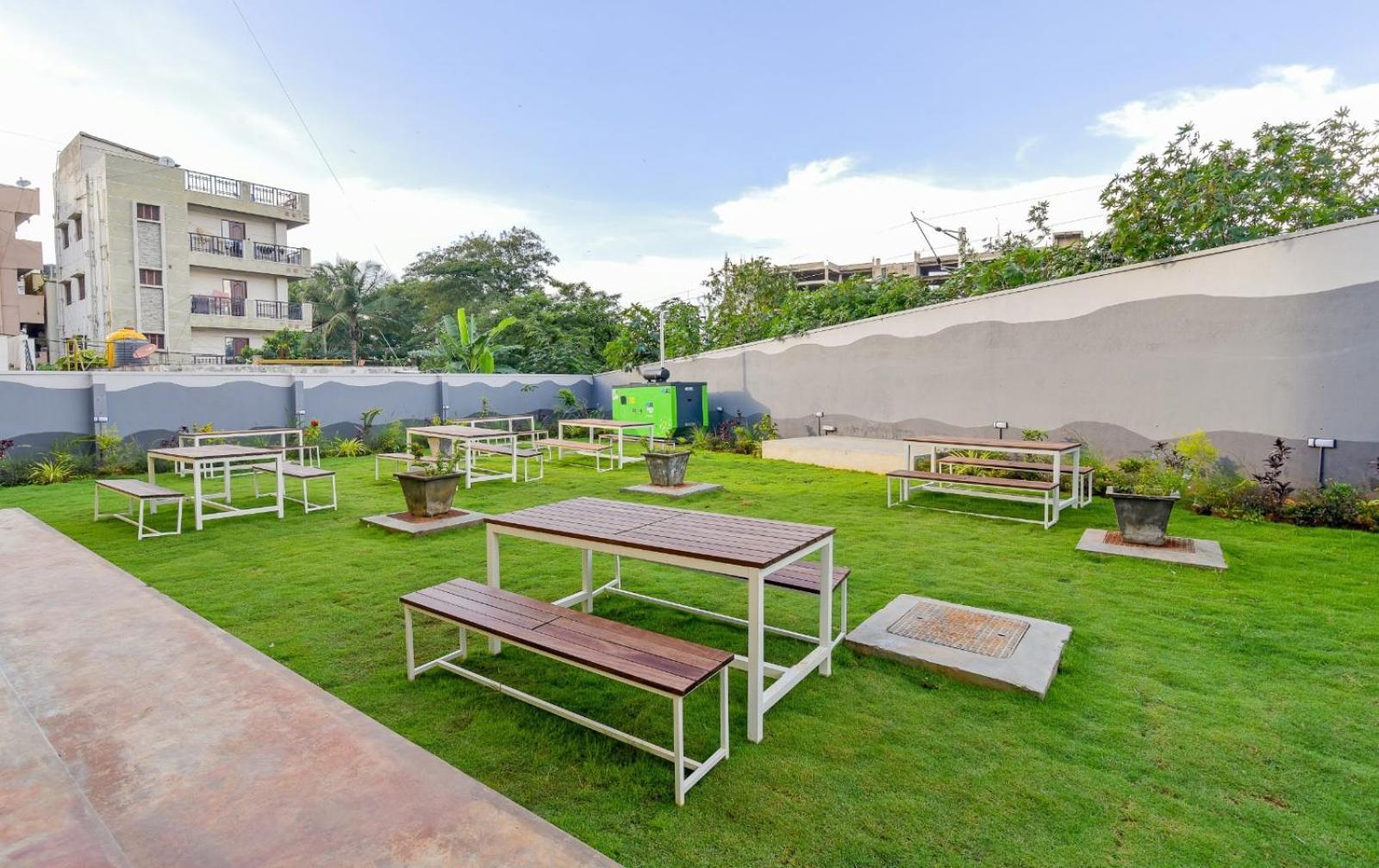 C-Suites Winster Bangalore Buitenkant foto